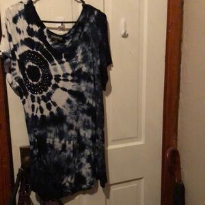Women’s tye dye top.